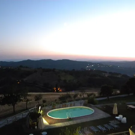 Agriturismo Borgo San Benedetto *